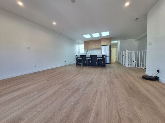 Foto del edificio - 723 38th Ave