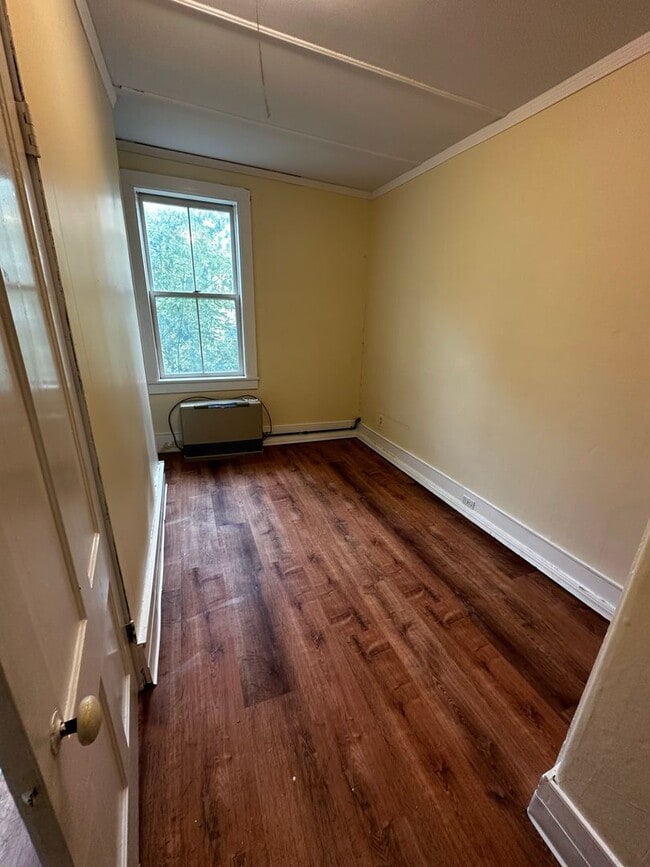 Foto del edificio - 26-28 Monroe Street