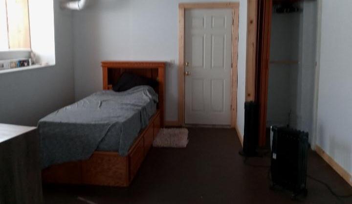 Building Photo - 118 E Railroad St