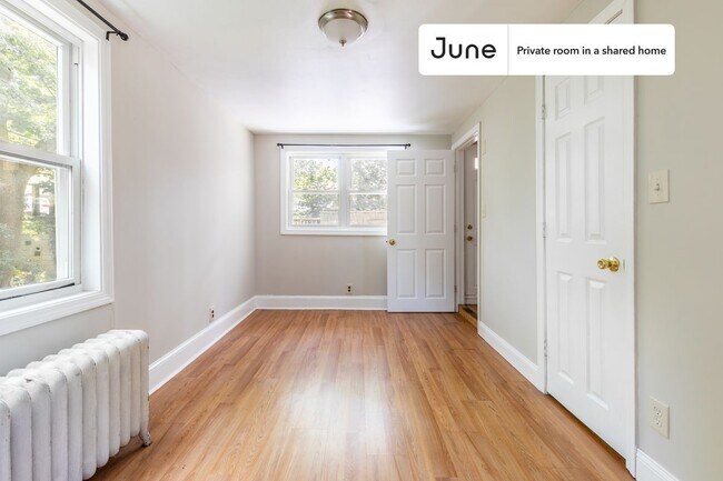 Foto del edificio - Room in Shared 9 bed/2 bath home in Brighton