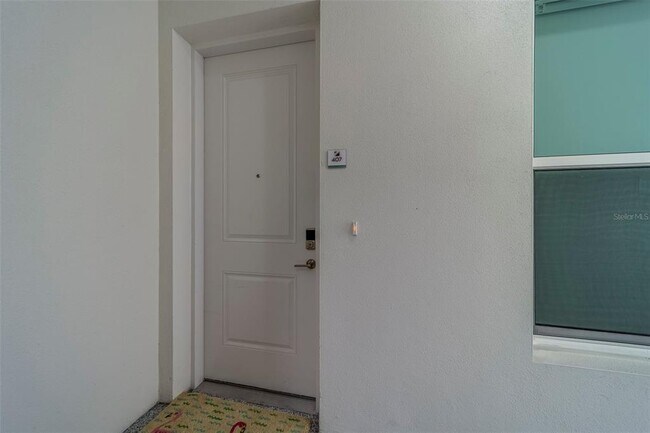 Foto del edificio - 400 150th Ave