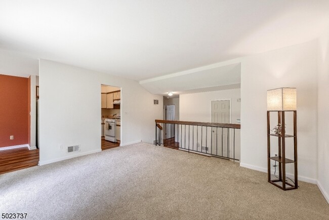 Building Photo - 1807 Spruce Hills Dr