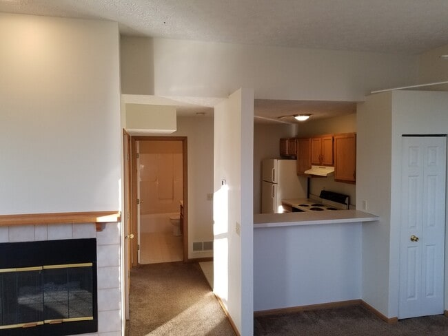 Building Photo - 8292 Traphagen St NW