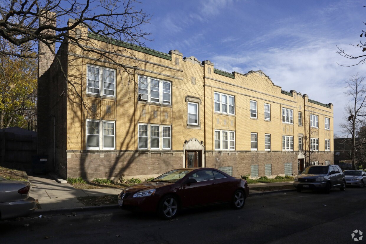 Building Photo - 6244-6258 W Wabansia Ave