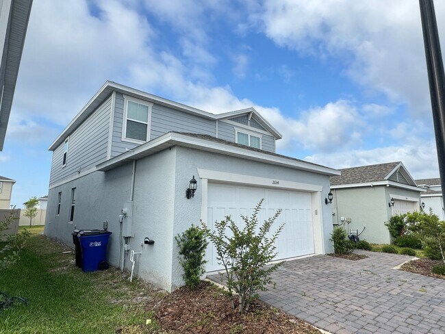 Foto del edificio - Charming 4 Bedroom, 3 Bathroom Home in Kis...