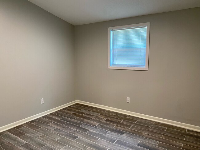 Building Photo - 505 Pearson Dr