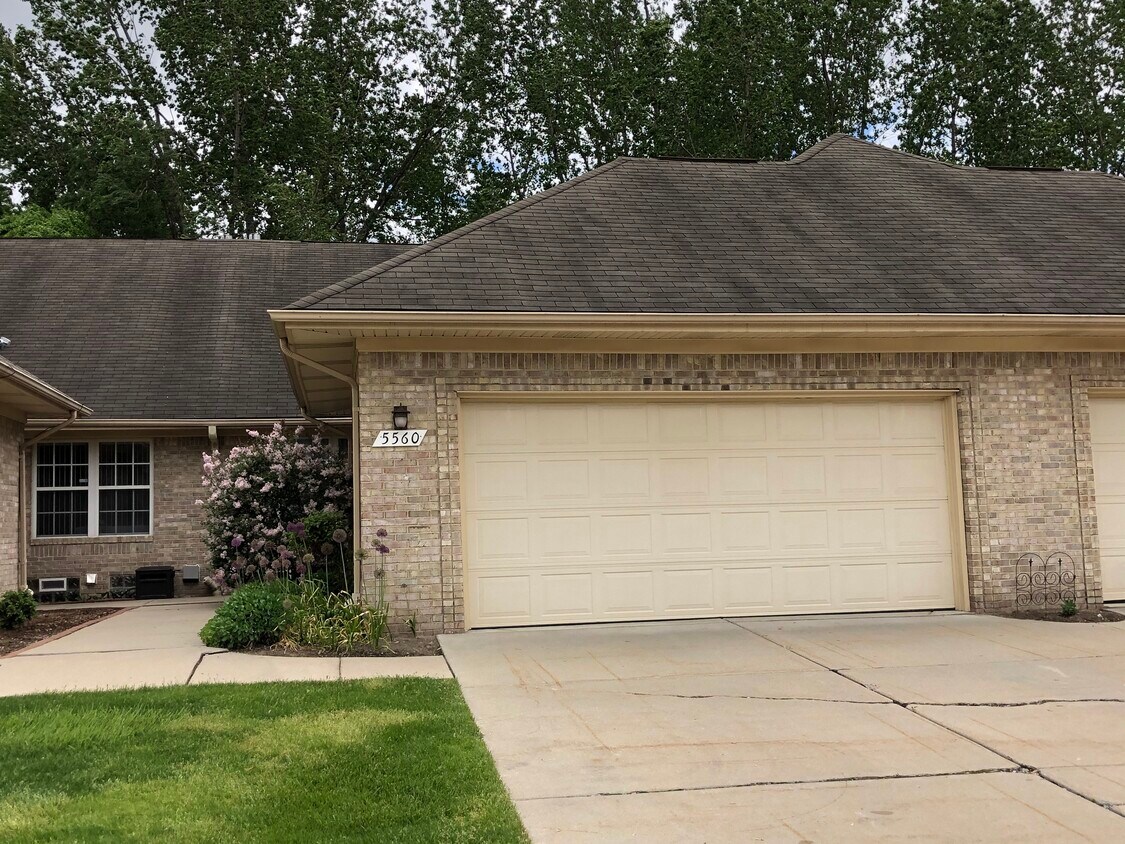 Primary Photo - 5560 Seabreeze Ln