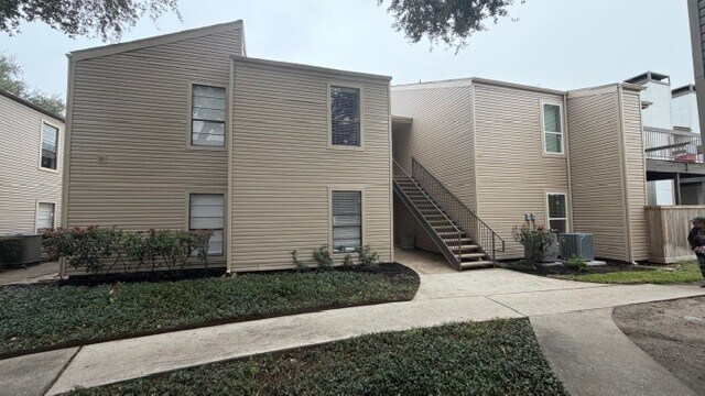 Foto del edificio - 9707 Richmond Ave.