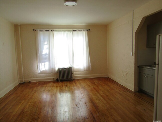 Building Photo - 221-15 Hempstead Ave