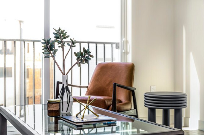 Foto del edificio - 710 N El Centro Ave