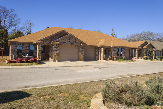 Building Photo - Settlers Ridge