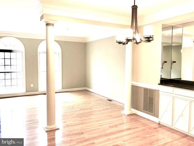 Foto del edificio - 6402 Spring View Pl