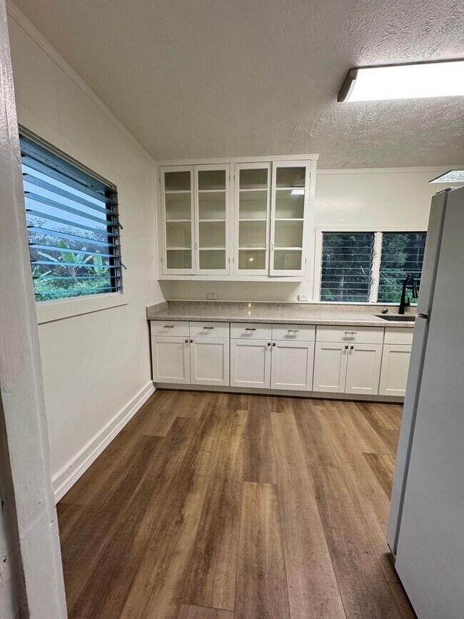 Foto del edificio - 18-1692-1692 Volcano Rd