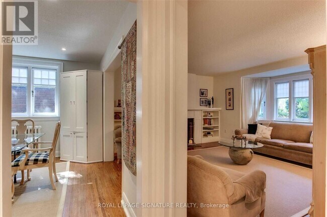 Photo du bâtiment - 313 Lonsdale Rd