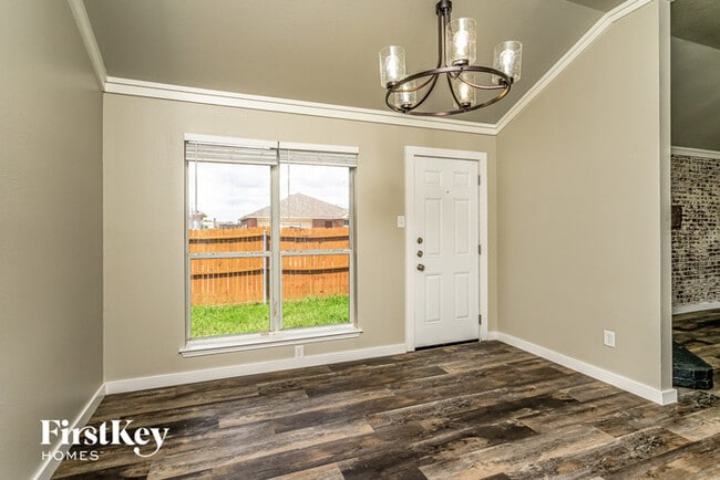Building Photo - 1505 Lesli Dr