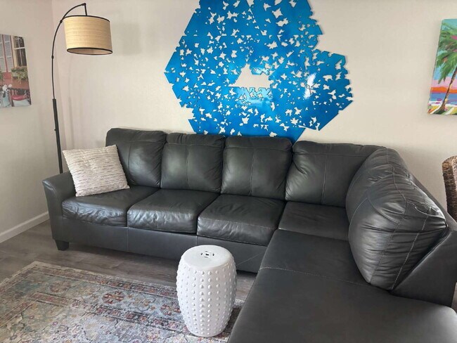 Foto del edificio - Charming Villa for Rent in Venice Gardens