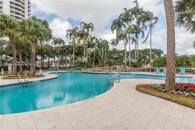 Foto del edificio - 3300 NE 192 St