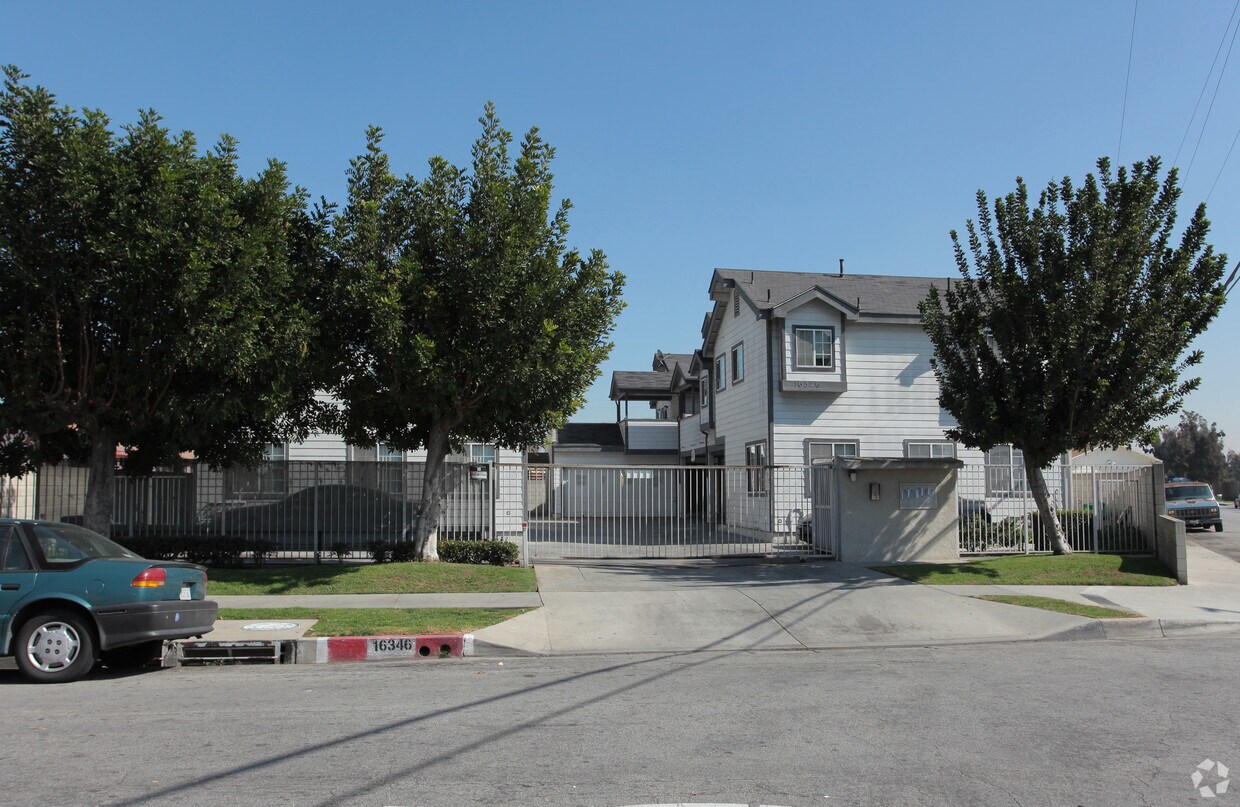 16346 Eucalyptus Ave, Bellflower, CA 90706 Apartments in Bellflower