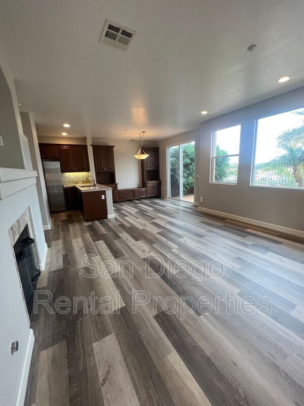 Building Photo - 4108 Peninsula Dr