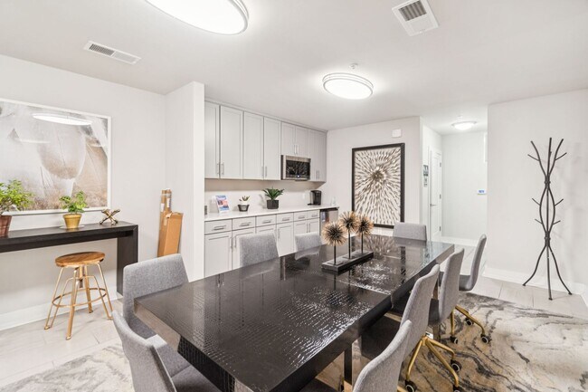 Foto del edificio - Experience refined living in this beautifu...