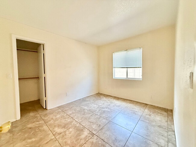 Foto del edificio - 2316 E Kelton Ln