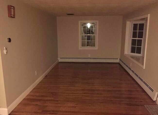 Foto del edificio - 10 Sidney Ave