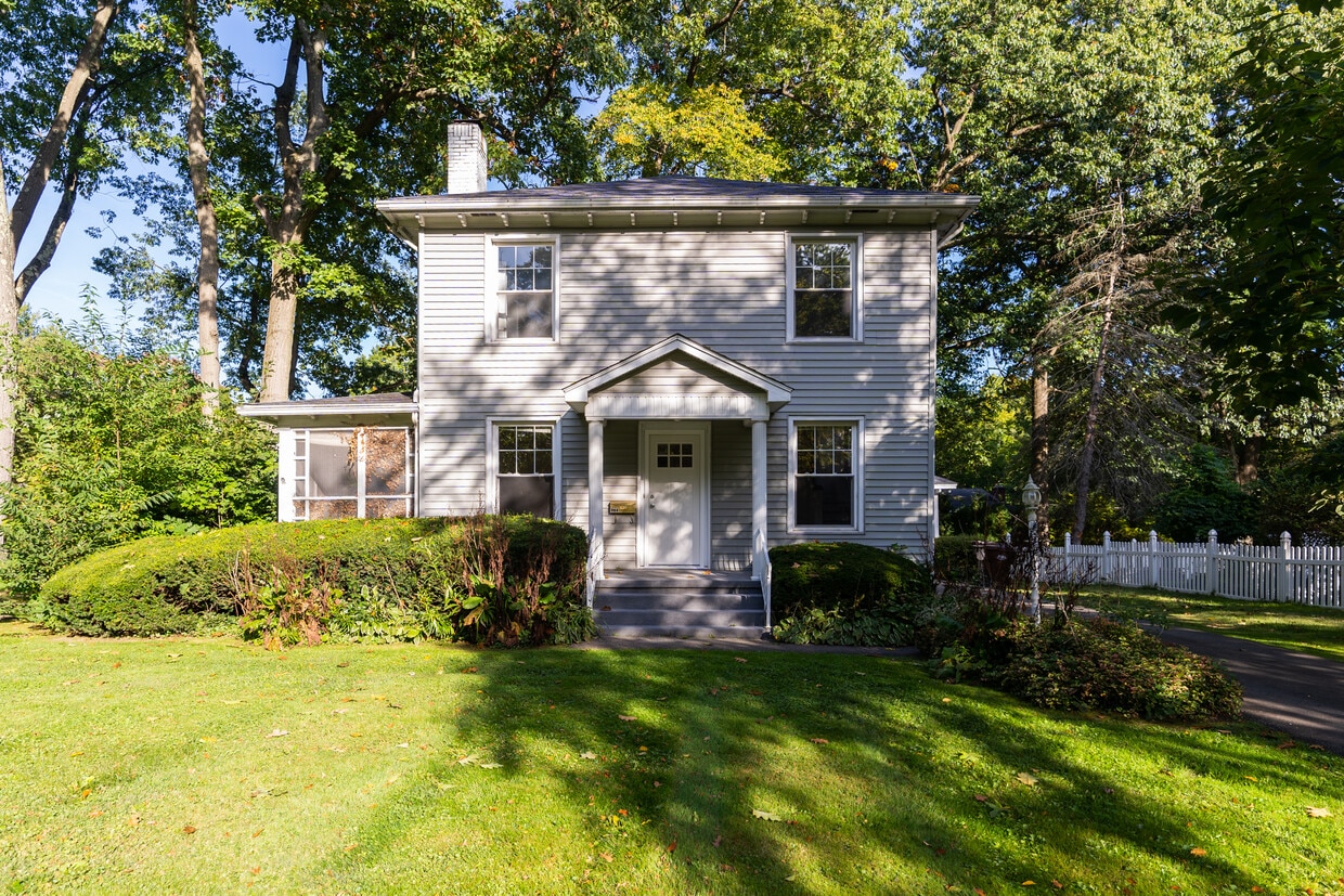 418 E. Washington Blvd., Grove City, PA 16127 House Rental in Grove