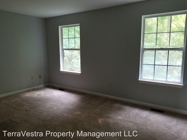 Building Photo - 2 br, 2.5 bath House - 3301 Tall Pines