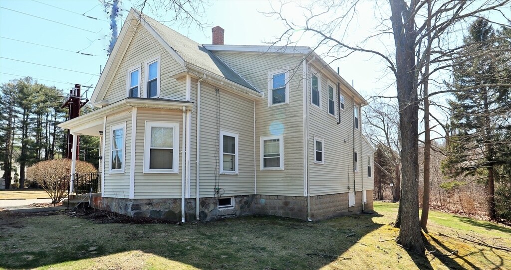 161 Matfield St Unit 1A, West Bridgewater, MA 02379 Room for Rent in