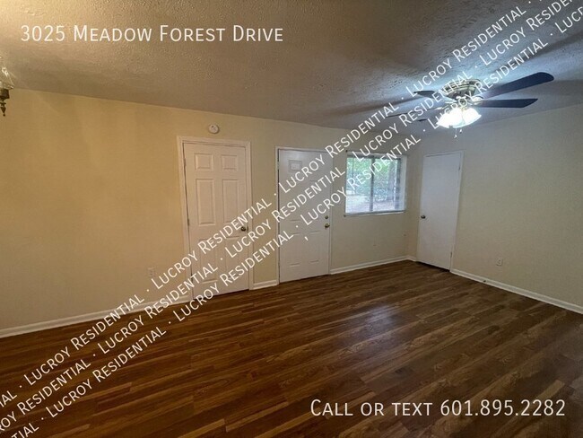 Building Photo - Charming 4-Bedroom Home with Spacious Layo...