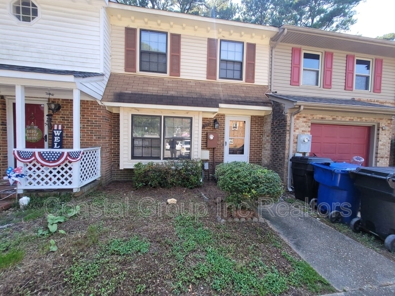 Primary Photo - 921 Wildwood Square Ct