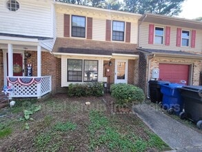 Building Photo - 921 Wildwood Square Ct
