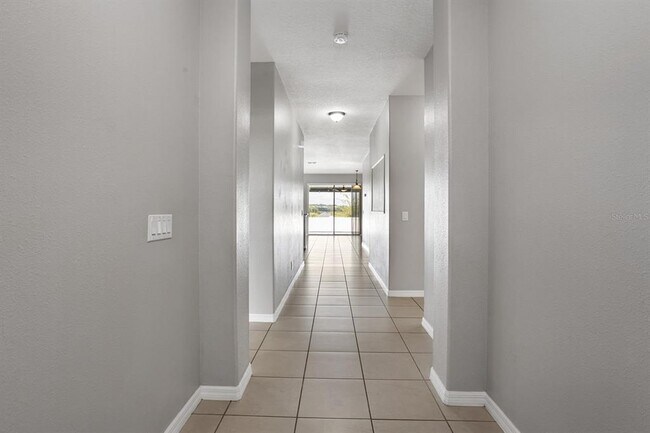 Building Photo - 485 Kestrel Dr