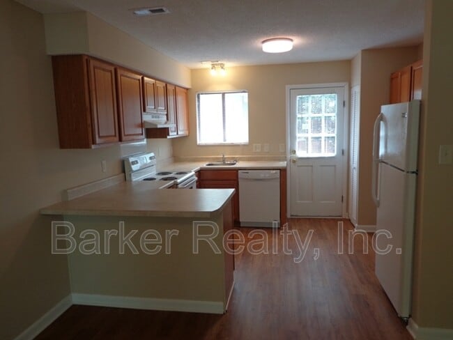 Building Photo - 4520 N New Hope Rd