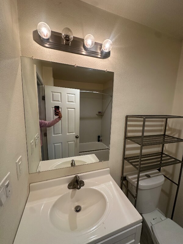 Foto del edificio - 1357 Delwood St