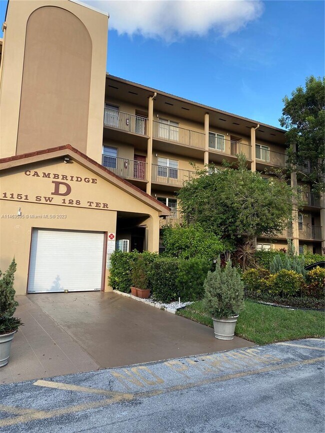 Foto del edificio - 1151 SW 128th Terrace