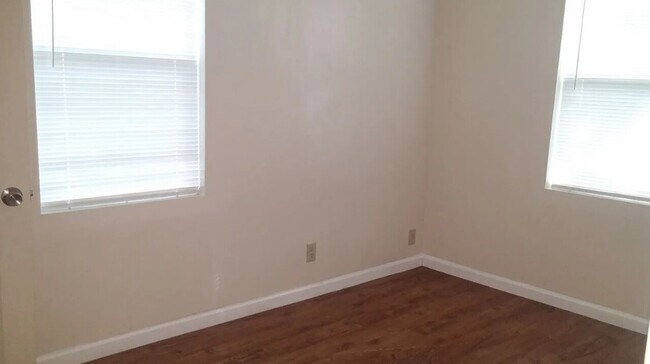 Foto del edificio - 1715 Palmetto Ave