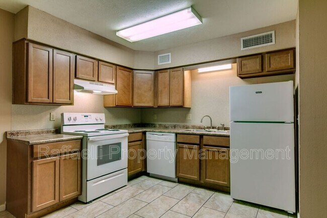 Foto del edificio - 2401 Brookridge Dr