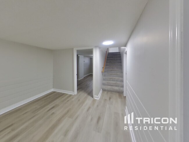 Foto del edificio - 741 68th Ave NE