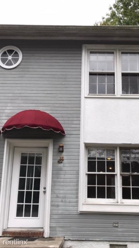 Primary Photo - 2 br, 1.5 bath Townhome - 201 Cedar St