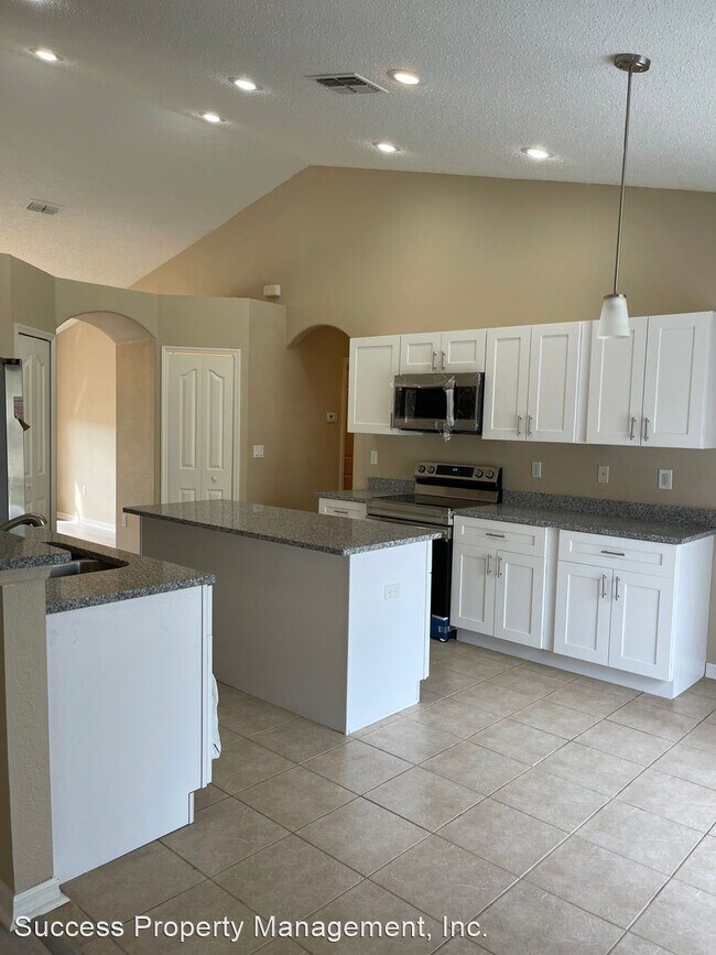 Building Photo - 3 br, 2 bath House - 13095  Osprey  Avenue