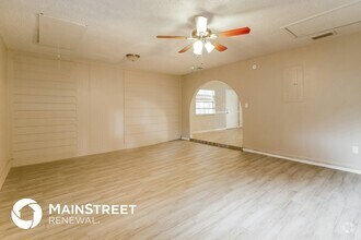 Building Photo - 2409 Oak Hollow Dr