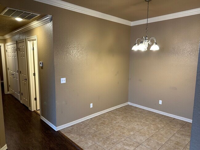 Building Photo - 165 S Pinyon Pt