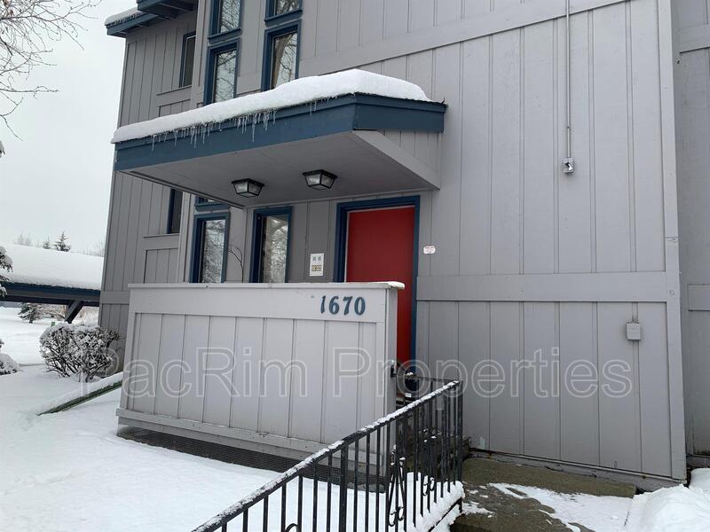 Primary Photo - 1670 Eastridge Dr