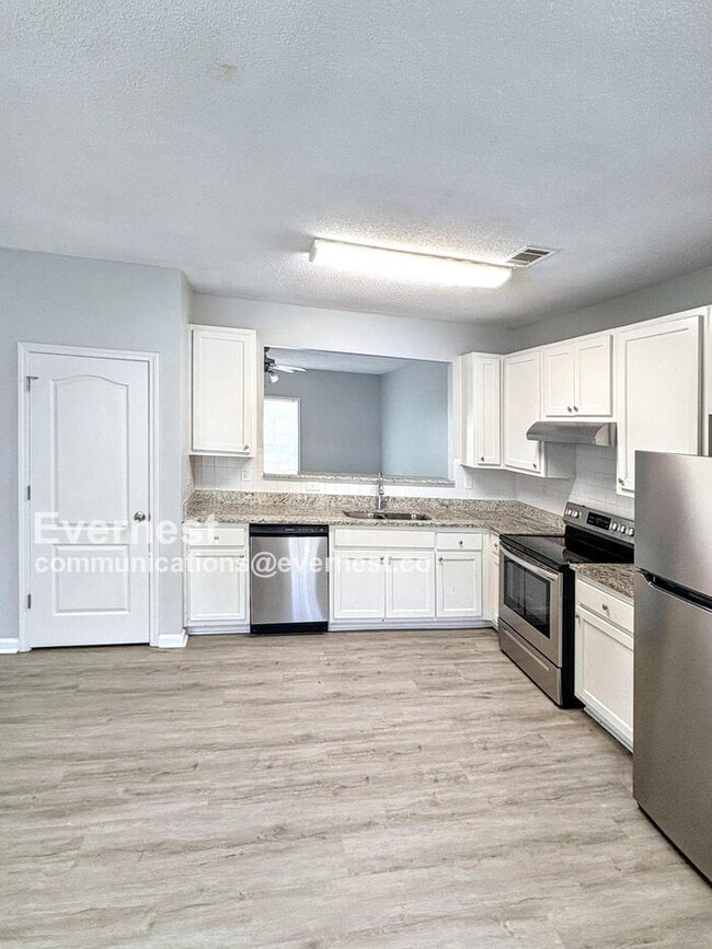 Building Photo - 8625 Thomas Ln