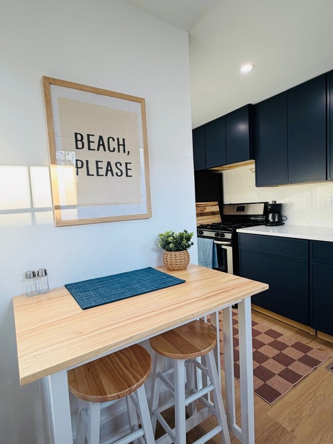 KITCHEN - 600 Brinley Ave