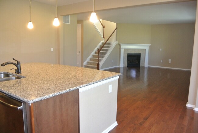 Building Photo - 5Bed/3.5Bath Home in Blackstone Country Club Community