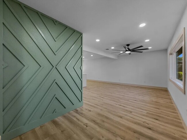 Building Photo - 1404 Marshalldale Dr