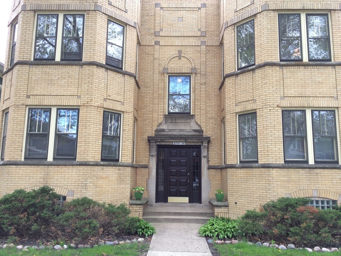 Foto del edificio - 4716 N Sacramento Ave