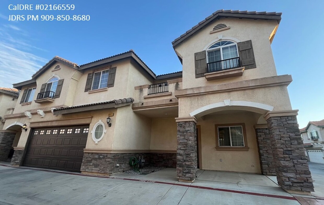 Foto principal - Price Lowered! Fontana 4 bedroom Home